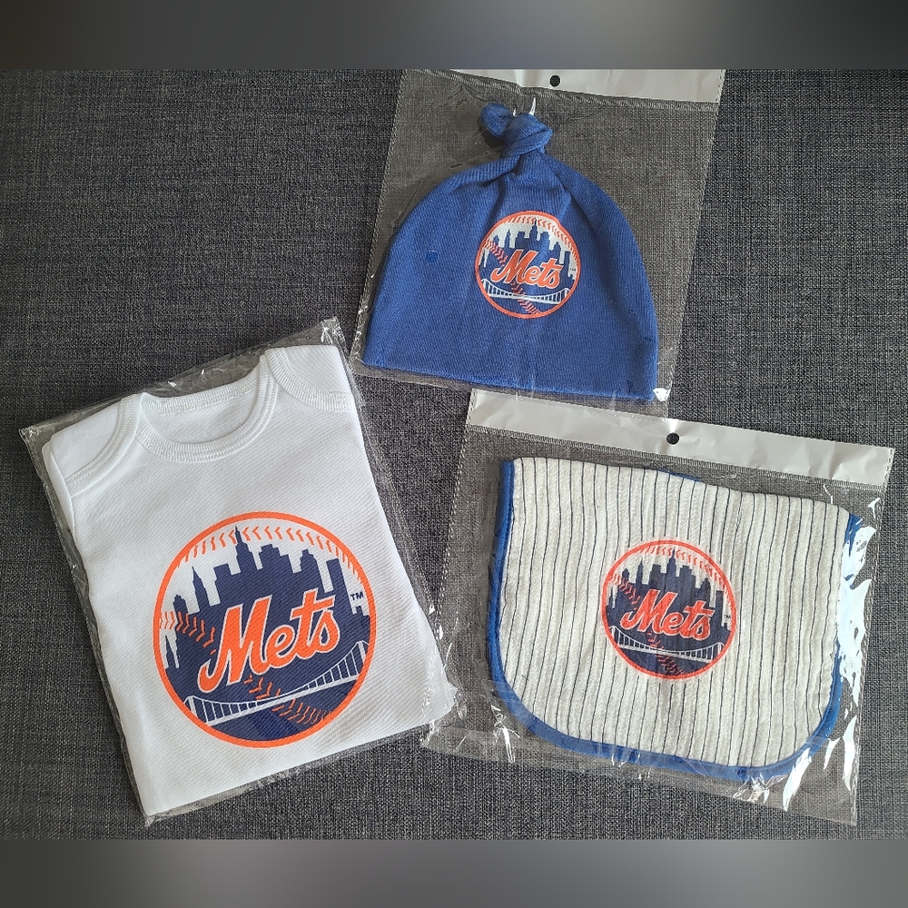 Mets baby body, baby hat and baby bib